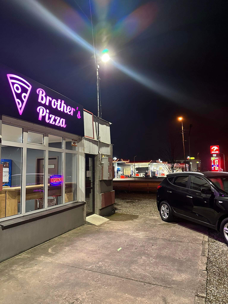 Zdjęcie na okładce dla Brother Pizza Stacha Konwy